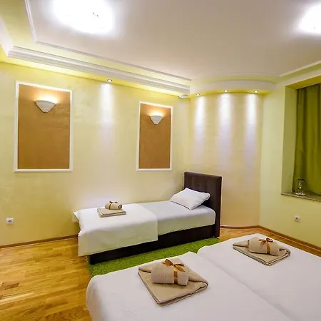 Apartment Sweet House Politika