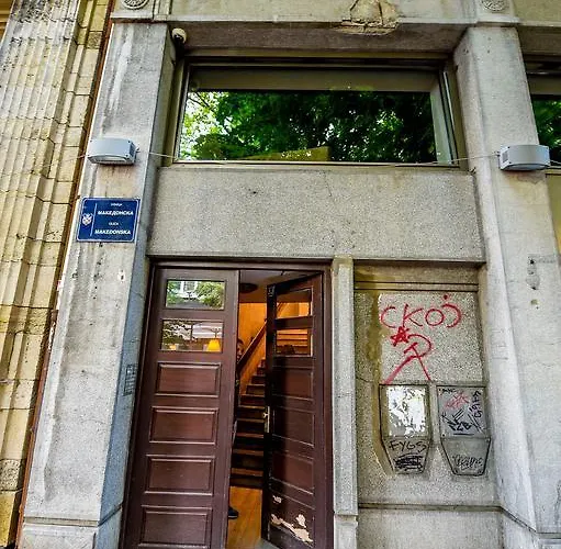 Sweet House Politika * Belgrado