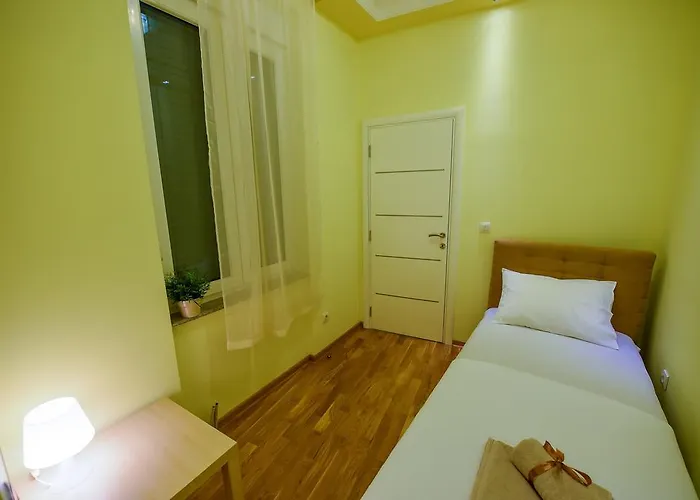 Sweet House Politika * Belgrado