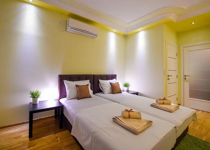 Sweet House Politika * Belgrado